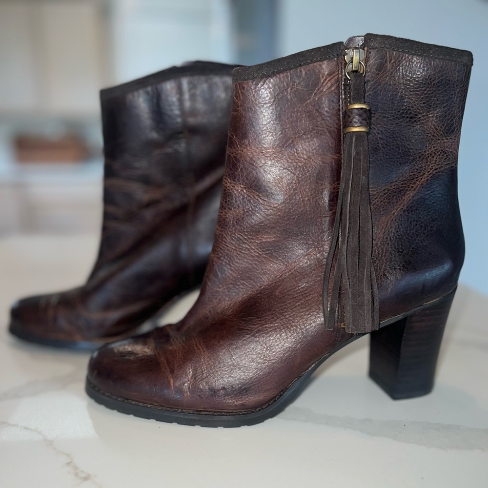 LAUREN RALPH LAUREN brown weathered Carah tassel zippered boots size 10